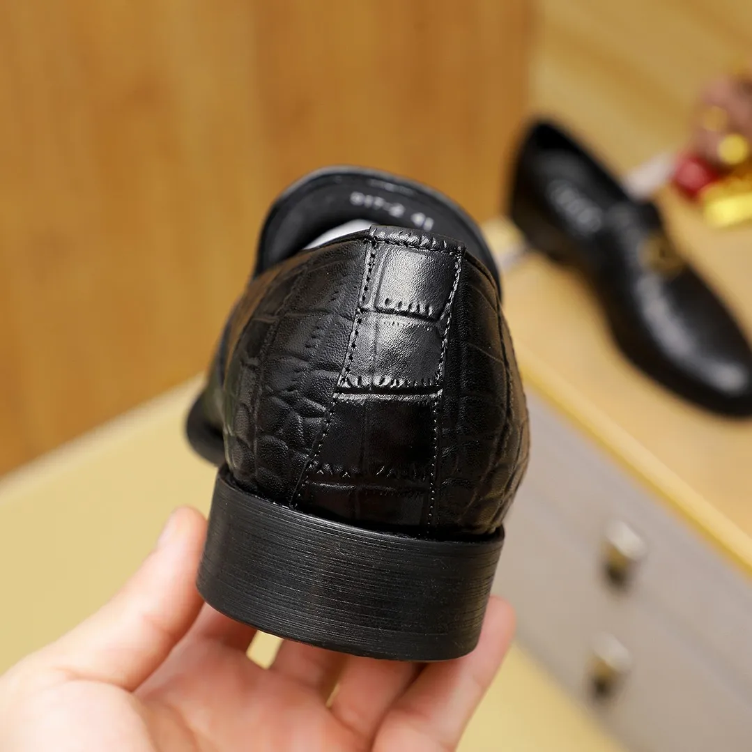 Men's men's shoes 💰400 🆘【GUCCI】Gucci ·🐑里· Hot-selling beanie shoes, top brand luxury, top quality, latest fashion beanie shoes.. The upper is made of original first-layer cowhide. (🐑leather·inner). The original stylish and stylish soft rubber wear-resistant and non-slip outsole is light and comfortable on the foot, available in black! Matching code: 39/45 (38.46. Can be customized)